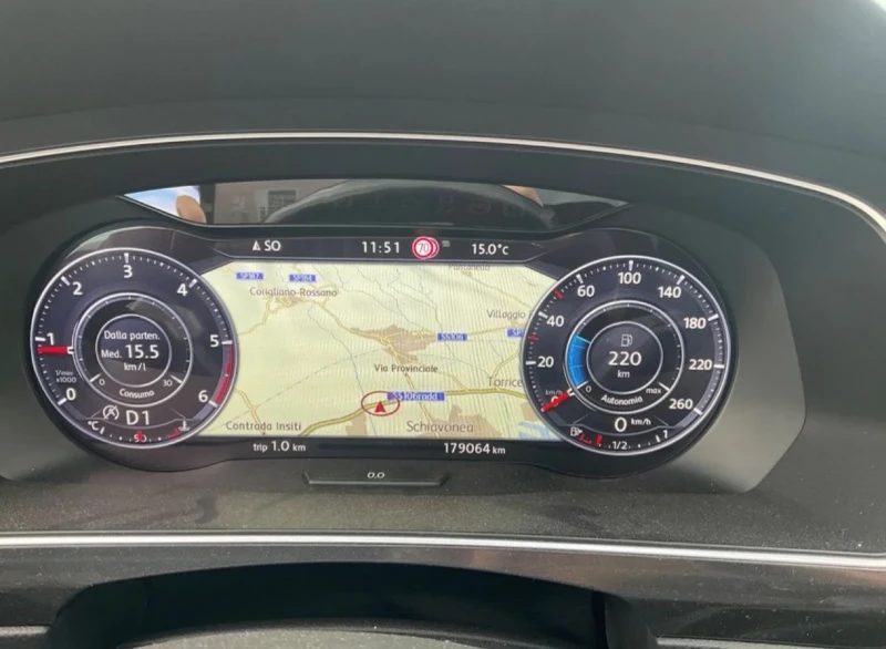 VW Tiguan 2.0TDI 4MOTION* Offroad Pack* 360&#39;* Memory* Ke, снимка 12 - Автомобили и джипове - 52628189