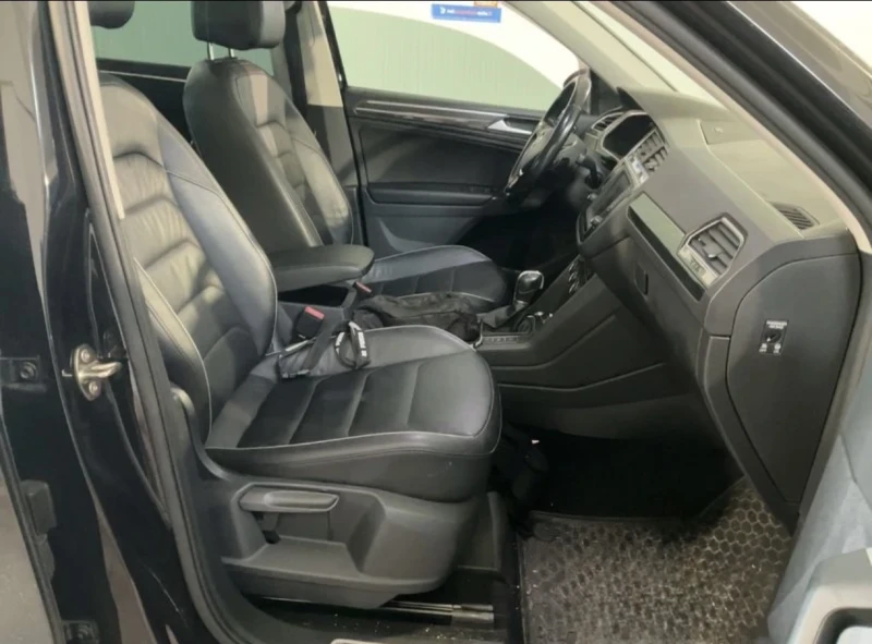 VW Tiguan 2.0TDI 4MOTION* Offroad Pack* 360&#39;* Memory* Ke, снимка 10 - Автомобили и джипове - 52628189