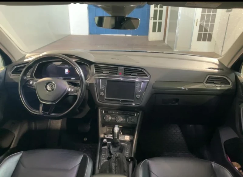 VW Tiguan 2.0TDI 4MOTION* Offroad Pack* 360&#39;* Memory* Ke, снимка 9 - Автомобили и джипове - 52628189