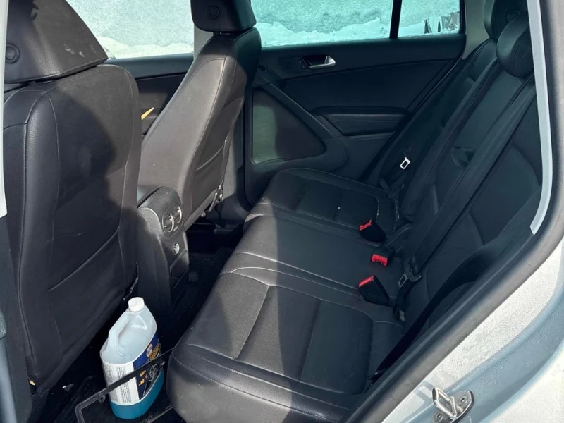 VW Tiguan * Wolfsburg Edition * CARFAX * БЕЗ ПЪРВОНАЧАЛНА ВН, снимка 14 - Автомобили и джипове - 52989616