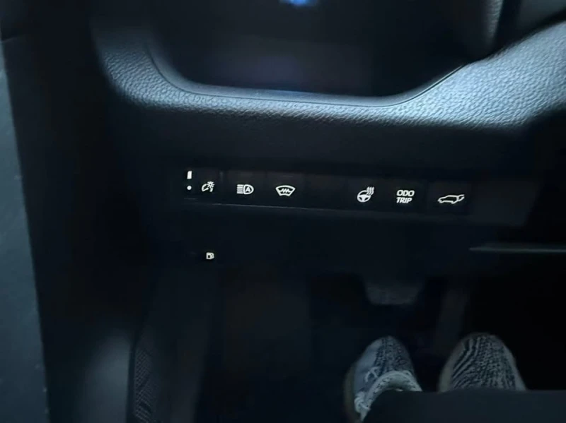 Toyota Rav4 XSE HYBRID* AWD* CARFAX* АВТО КРЕДИТ* , снимка 15 - Автомобили и джипове - 53381464