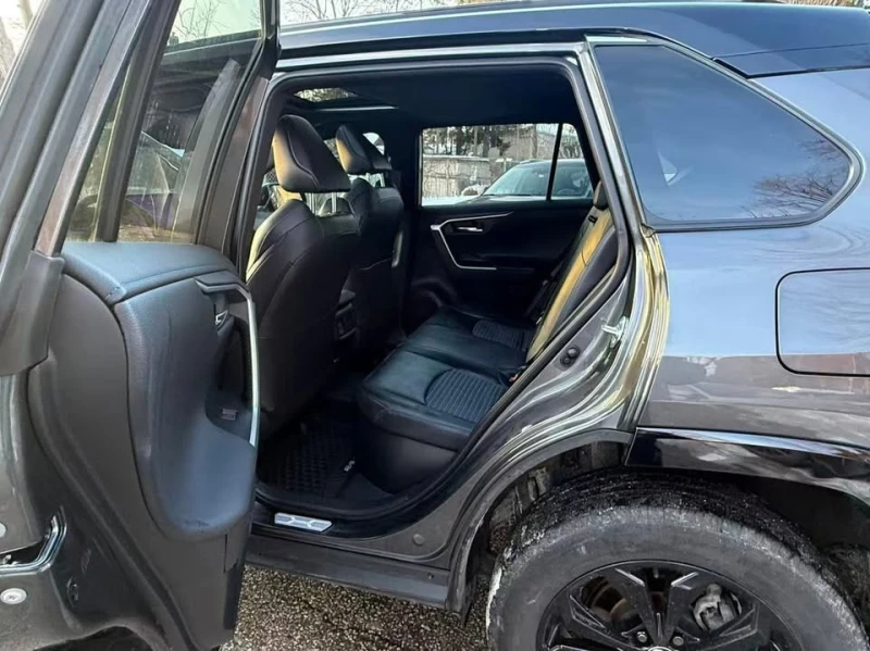 Toyota Rav4 XSE HYBRID* AWD* CARFAX* АВТО КРЕДИТ* , снимка 10 - Автомобили и джипове - 53381464