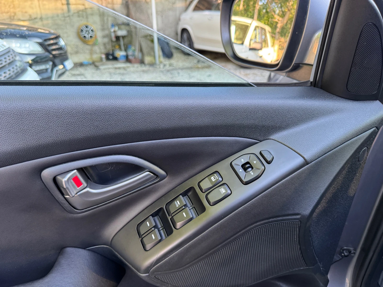 Hyundai IX35 1.7CRDI* Xpossible - изображение 9
