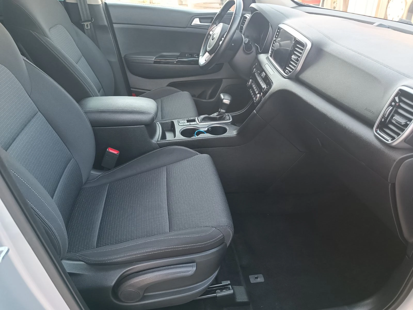 Kia Sportage 1.6 MildHybrid - изображение 10