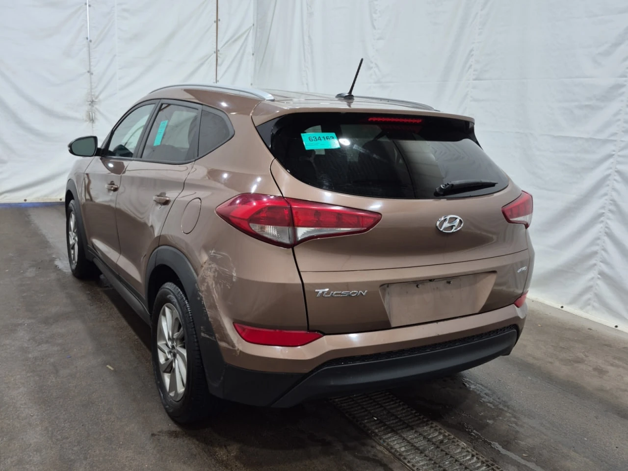 Hyundai Tucson * АВТО КРЕДИТ* ЦЕНА ДО БГ * CARFAX *  - изображение 4