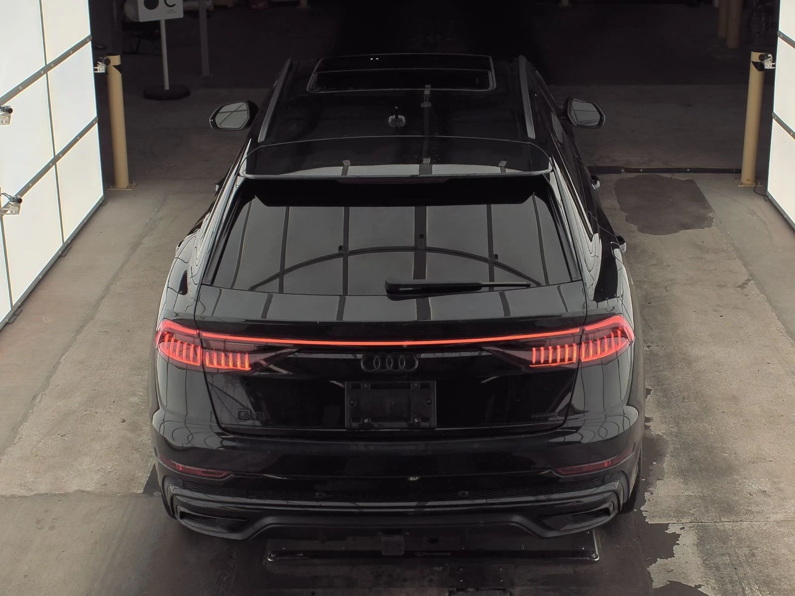 Audi Q8 S line, Full Black Optic - изображение 9