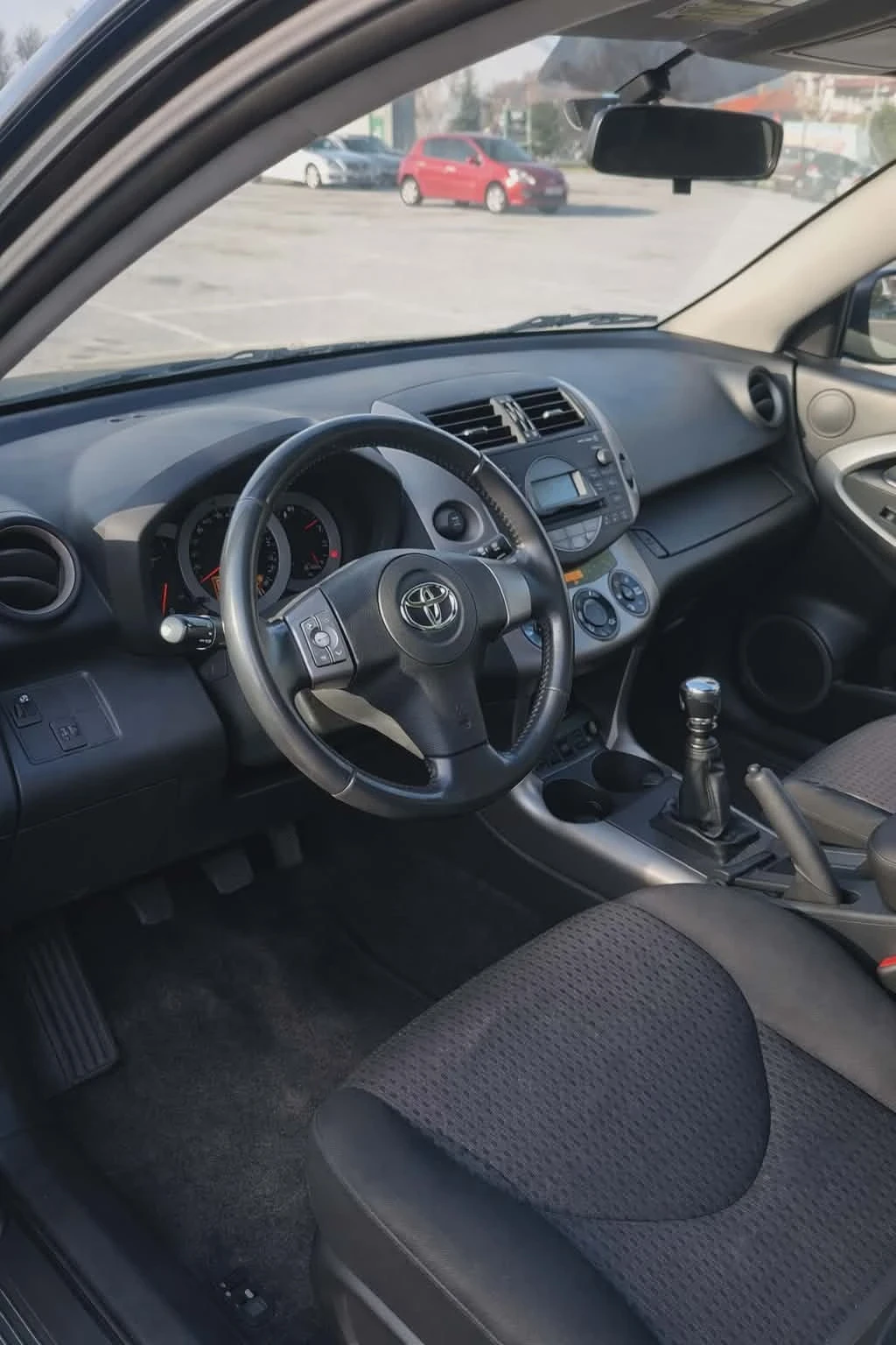 Toyota Rav4 2.2 D4D 136 - изображение 4