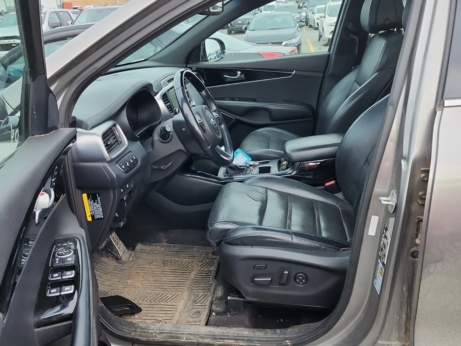 Kia Sorento * * CARFAX * * АВТО КРЕДИТ * * , снимка 7 - Автомобили и джипове - 54038500