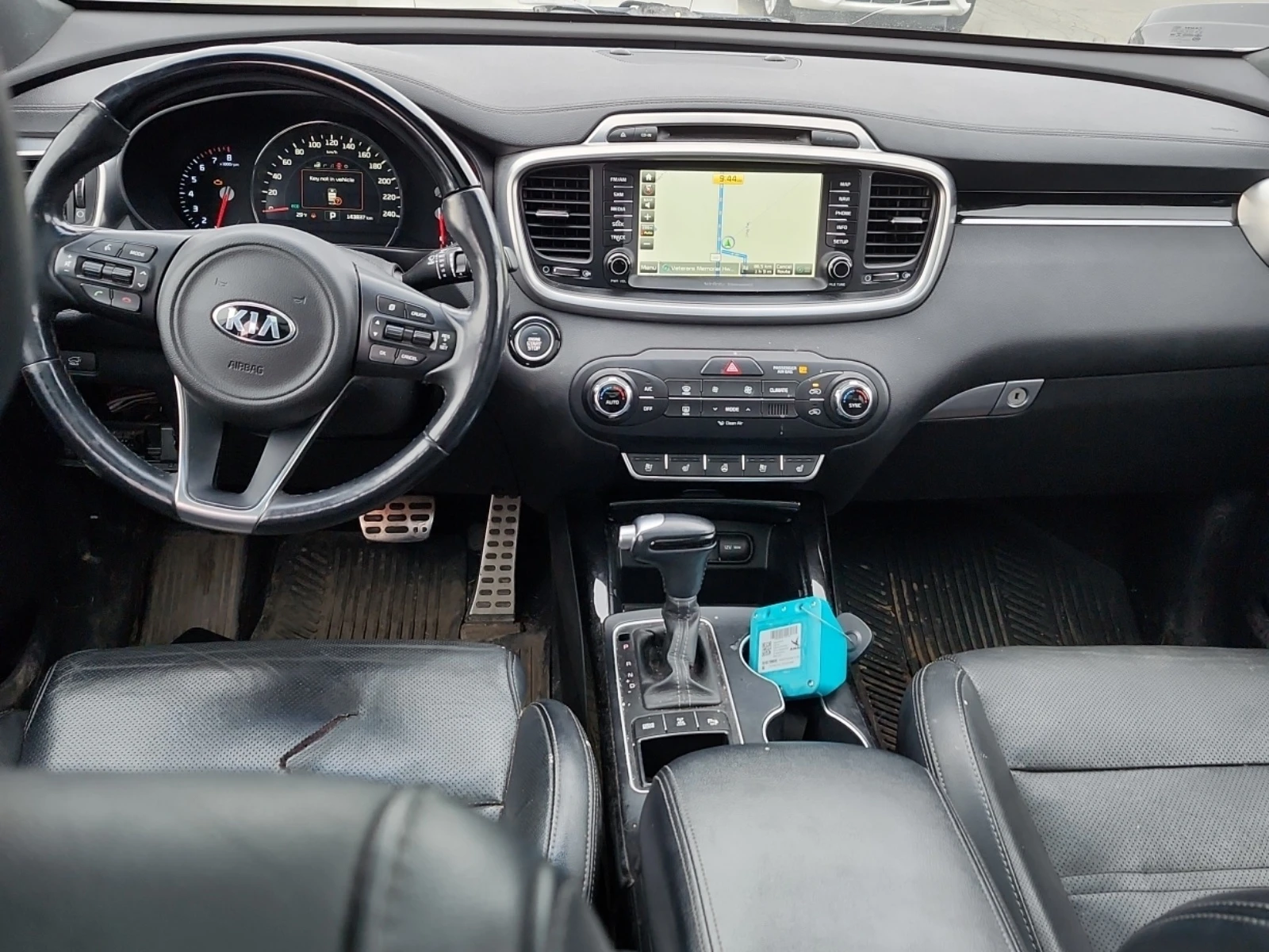 Kia Sorento * * CARFAX * * АВТО КРЕДИТ * * , снимка 5 - Автомобили и джипове - 54038500