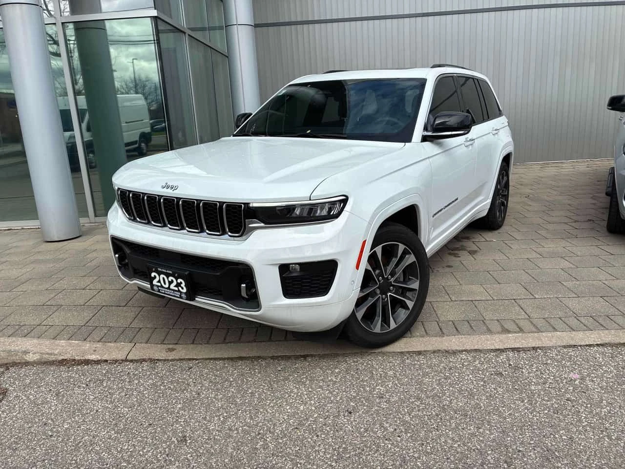 Jeep Grand cherokee * Overland * ОБДУХВАНЕ * ДИСТРОНИК * ПАНОРАМА, снимка 12 - Автомобили и джипове - 54380208