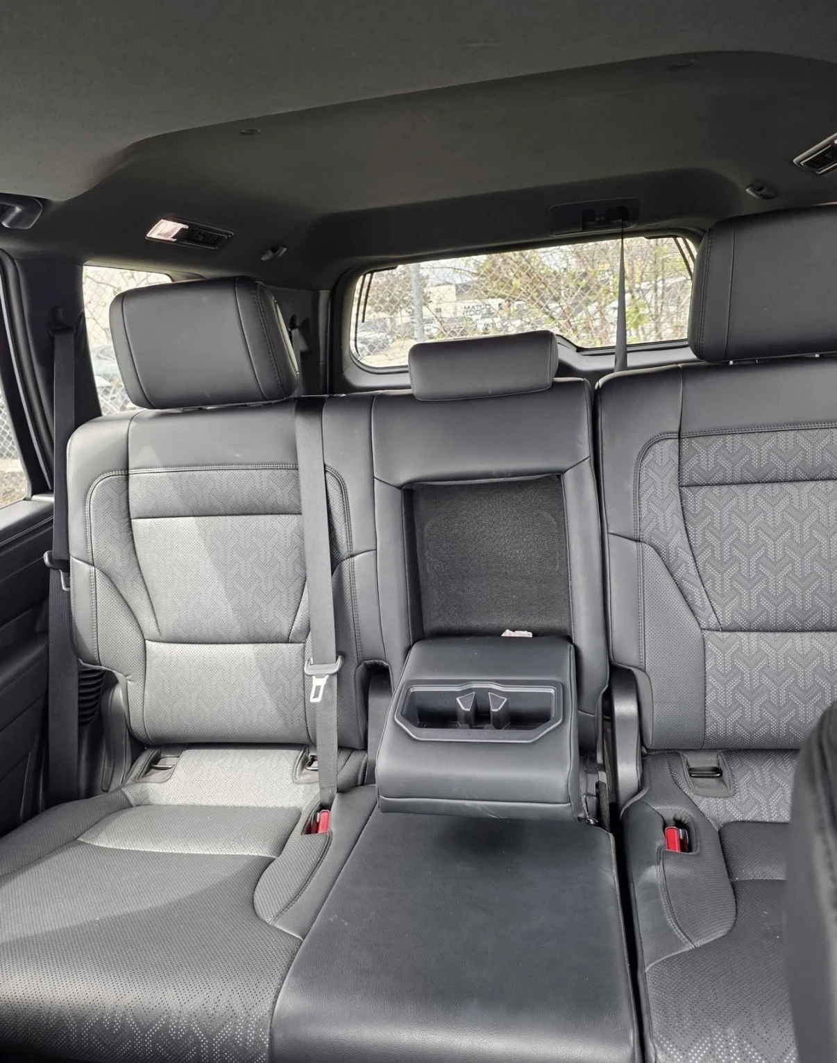 Toyota Sequoia TRD OFF ROAD * HYBRID * V6 * 23700KM * ЦЕНА ДО БГ , снимка 8 - Автомобили и джипове - 54931042
