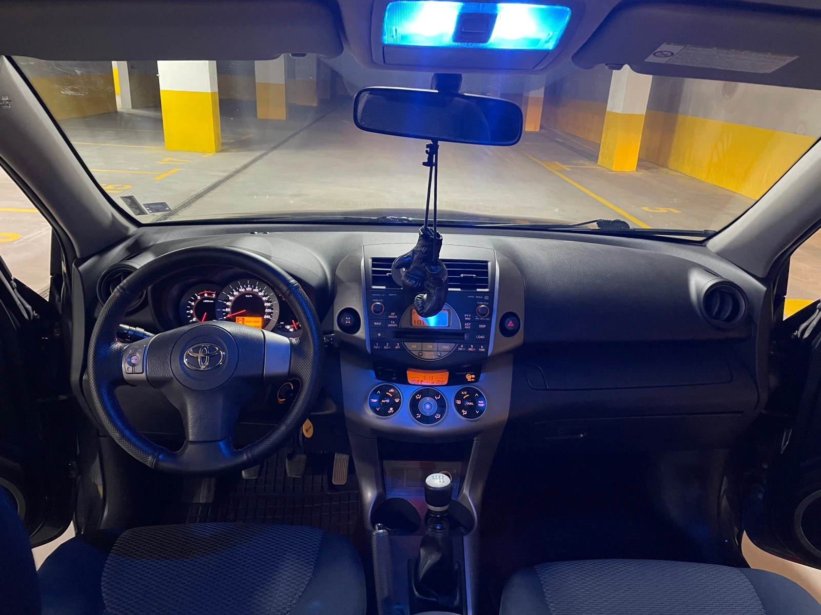 Toyota Rav4 2.2 D2D 136к.с. Перфектна, снимка 5 - Автомобили и джипове - 54976118