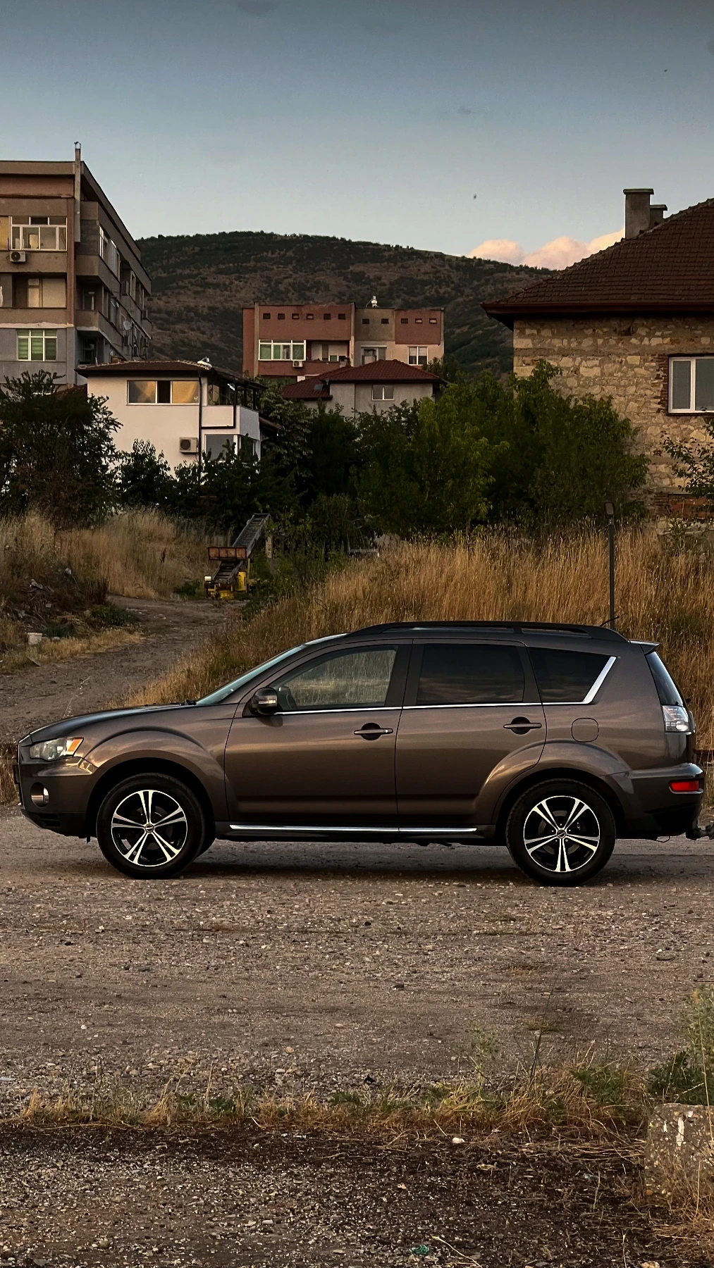Mitsubishi Outlander 2.0, снимка 3 - Автомобили и джипове - 56570744