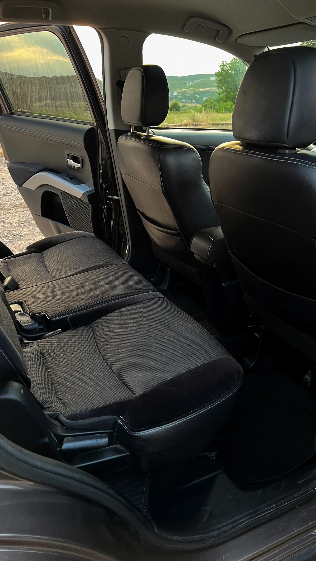 Mitsubishi Outlander 2.0, снимка 11 - Автомобили и джипове - 56570744