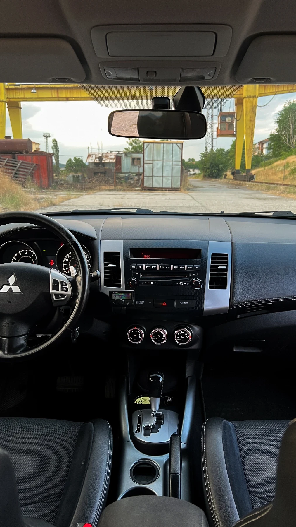 Mitsubishi Outlander 2.0, снимка 13 - Автомобили и джипове - 56570744