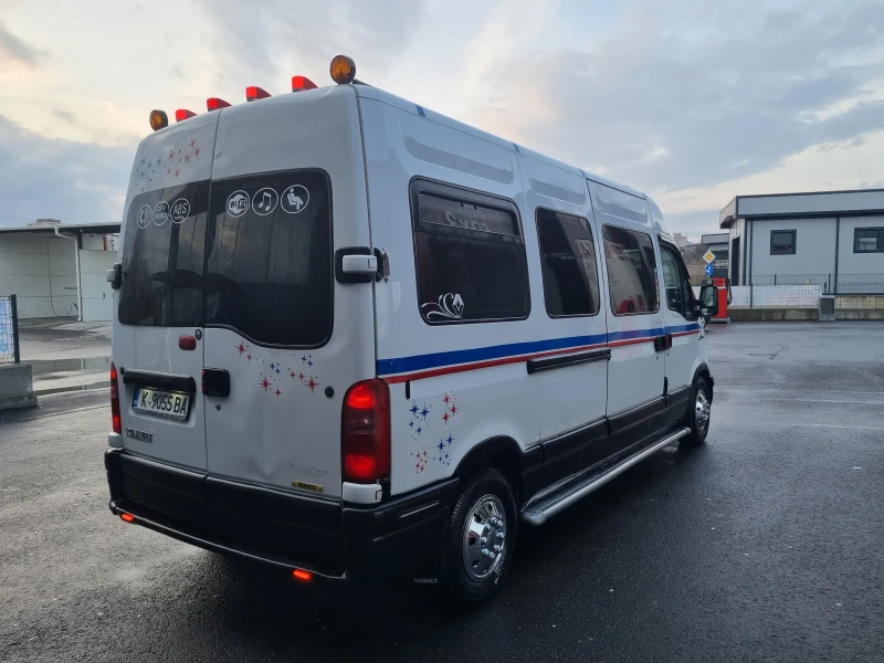 Renault Master 17  места