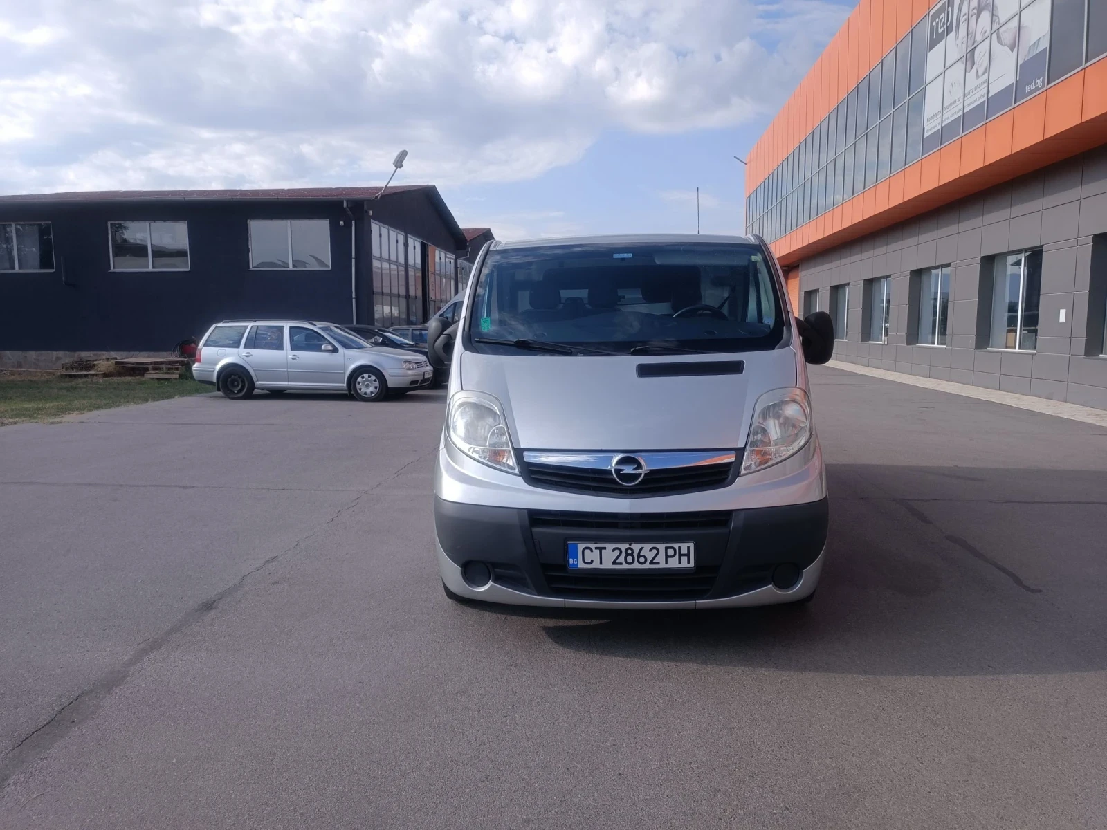 Opel Vivaro 2.0 CTDI - изображение 8