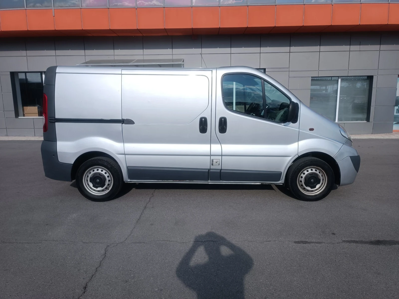 Opel Vivaro 2.0 CTDI - изображение 2