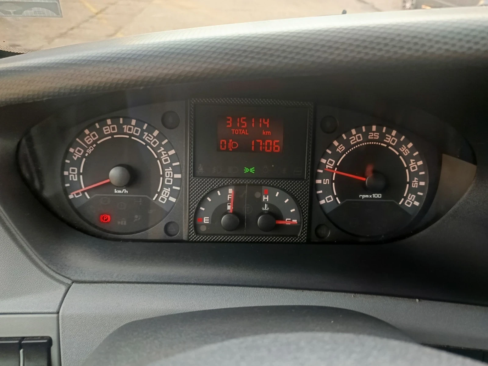 Iveco 35c15 | Mobile.bg   11