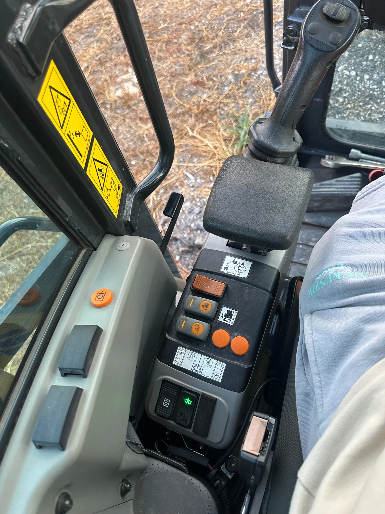 Багер Komatsu PC26 MR-5, снимка 9 - Индустриална техника - 56426050