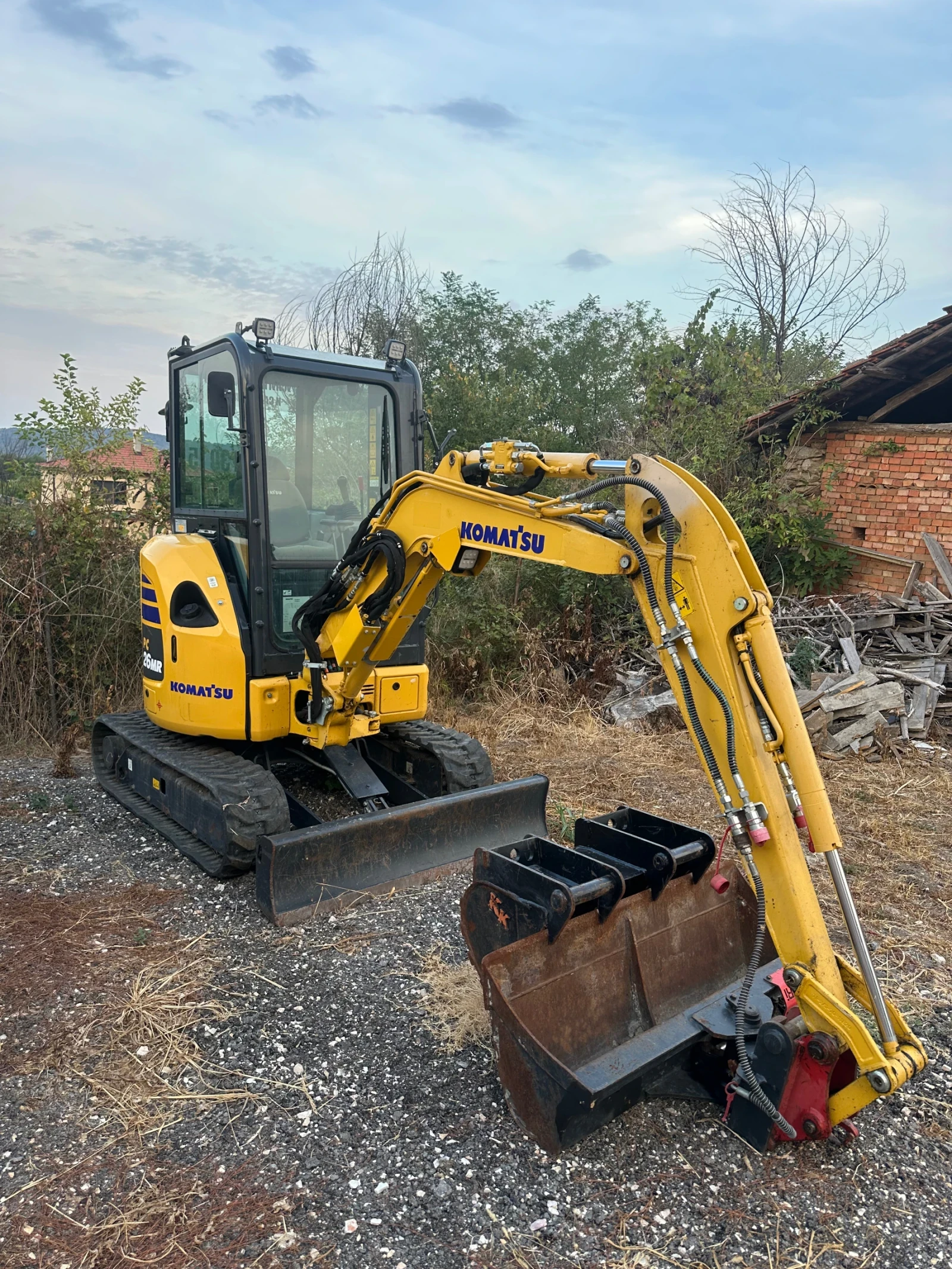 Багер Komatsu PC26 MR-5