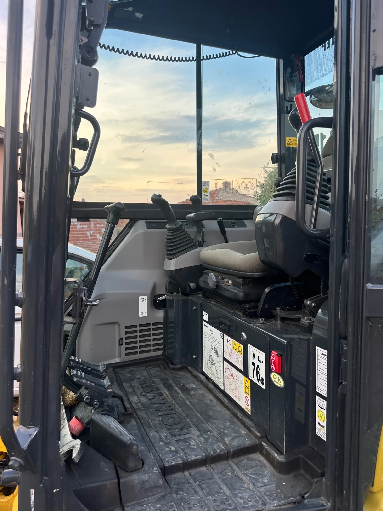 Багер Komatsu PC26 MR-5, снимка 3 - Индустриална техника - 56426050