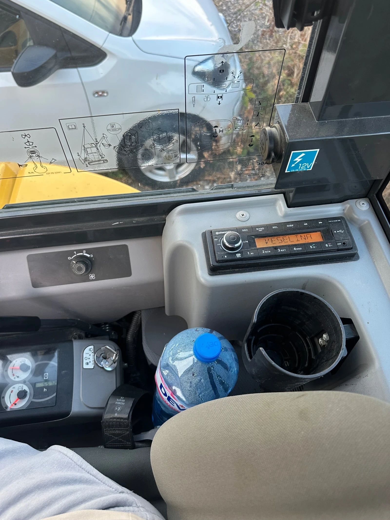 Багер Komatsu PC26 MR-5, снимка 8 - Индустриална техника - 56426050