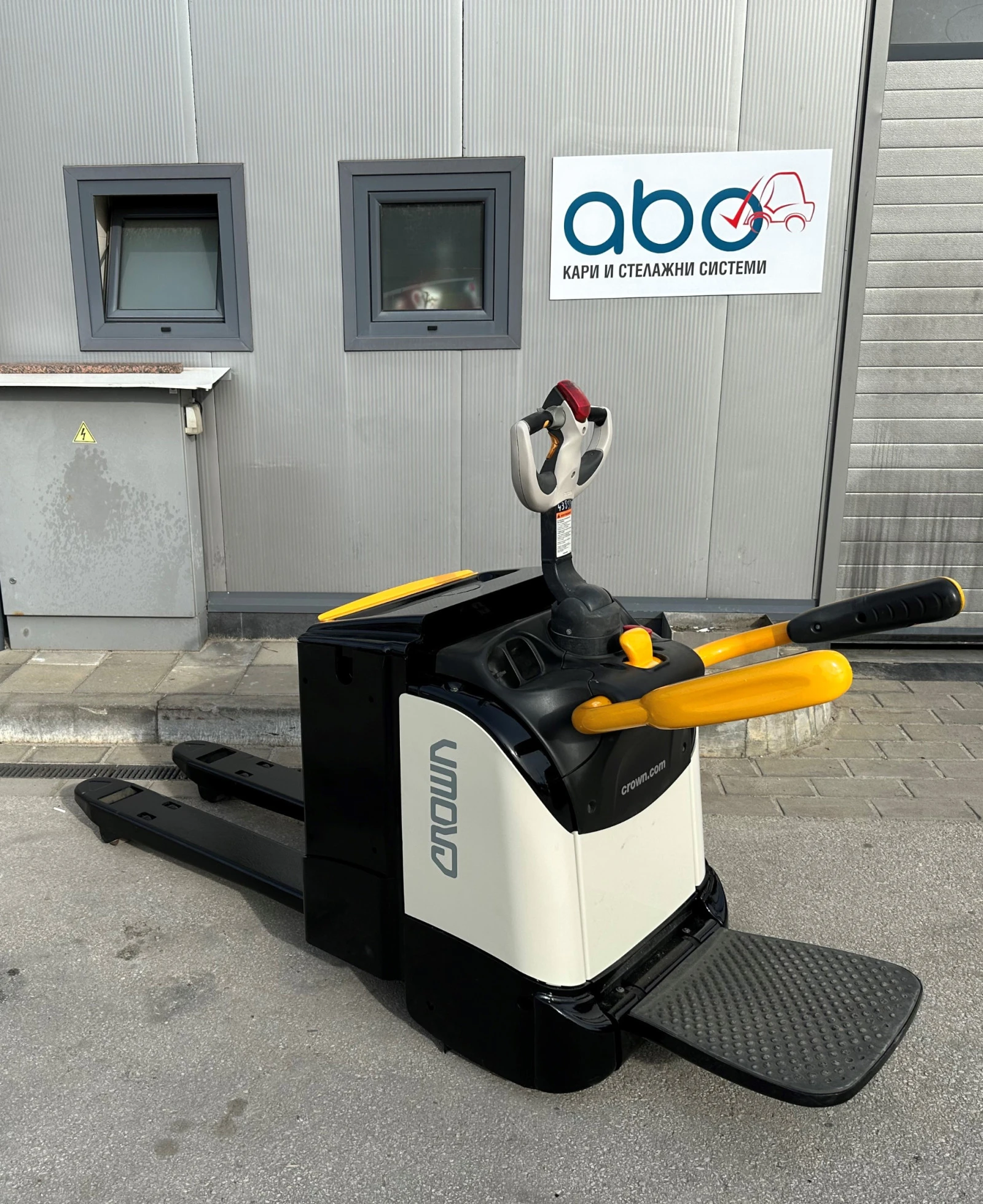  Crown  | Mobile.bg   4