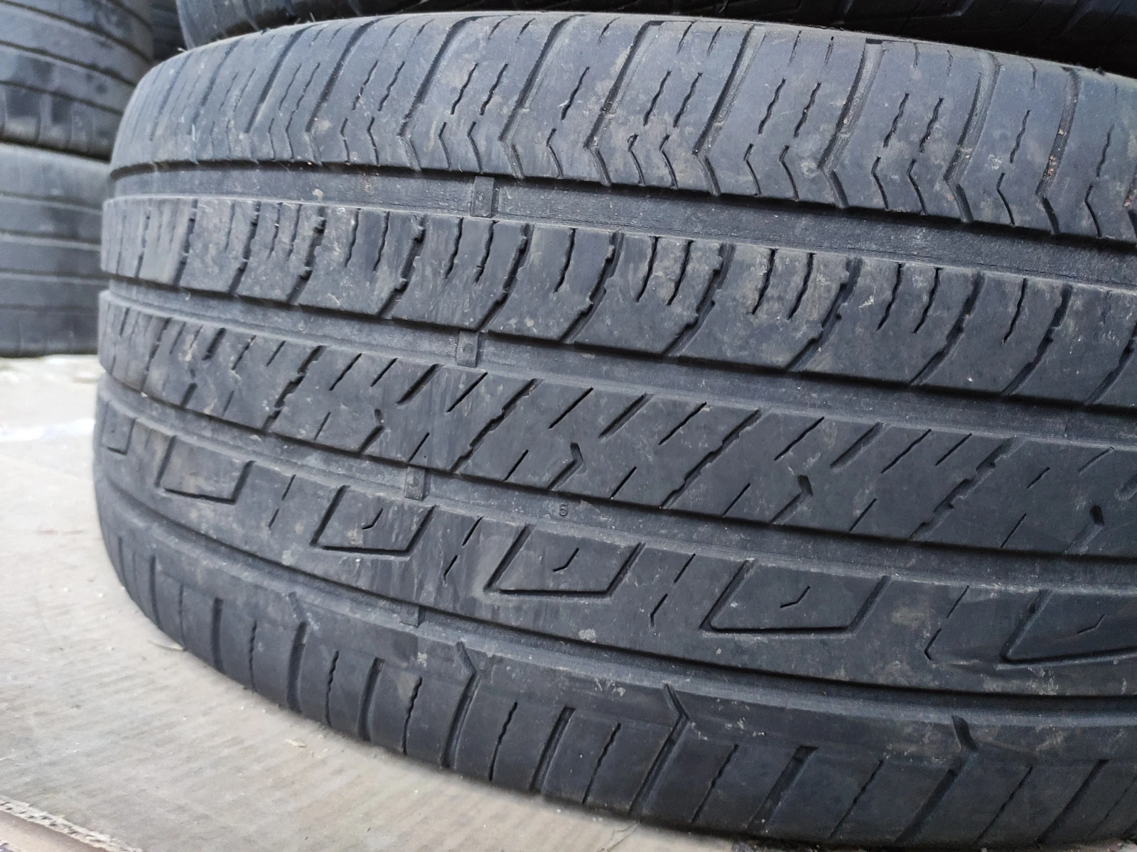 Гуми Летни 255/45R19, снимка 4 - Гуми и джанти - 55272378
