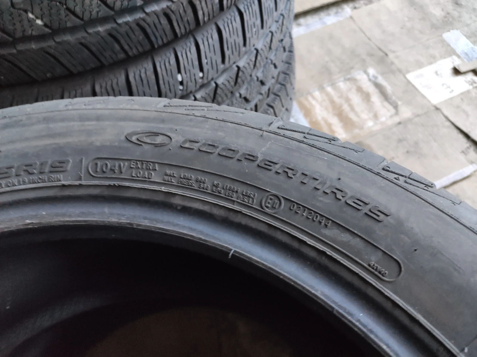 Гуми Летни 255/45R19, снимка 7 - Гуми и джанти - 55272378