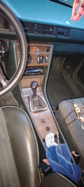 Mercedes-Benz 124 3000, снимка 12