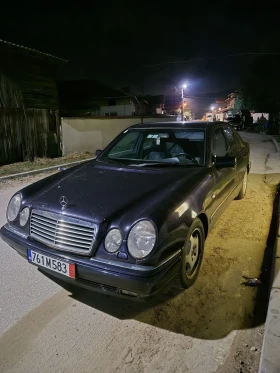 Mercedes-Benz E 300, снимка 1