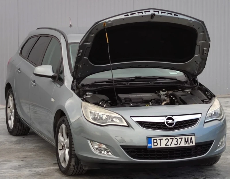 Opel Astra 1.7 CDTI, снимка 9 - Автомобили и джипове - 47276929