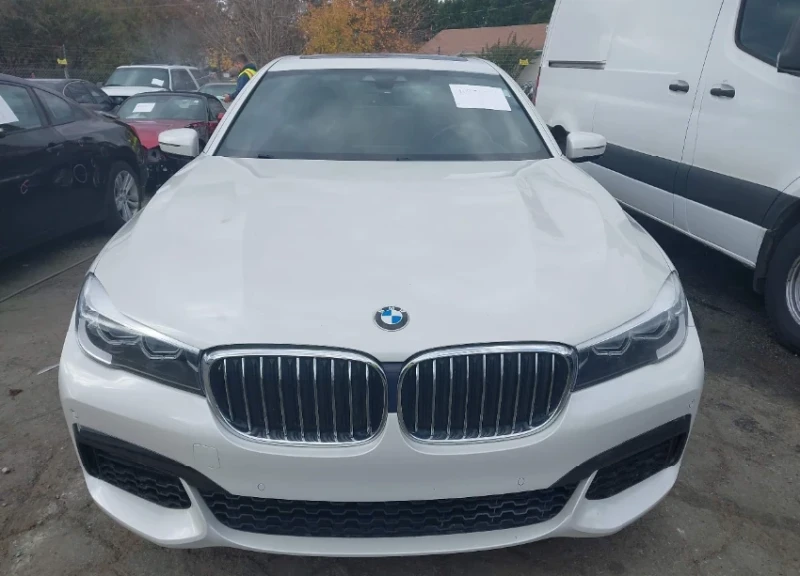 BMW 740, снимка 1 - Автомобили и джипове - 48731503