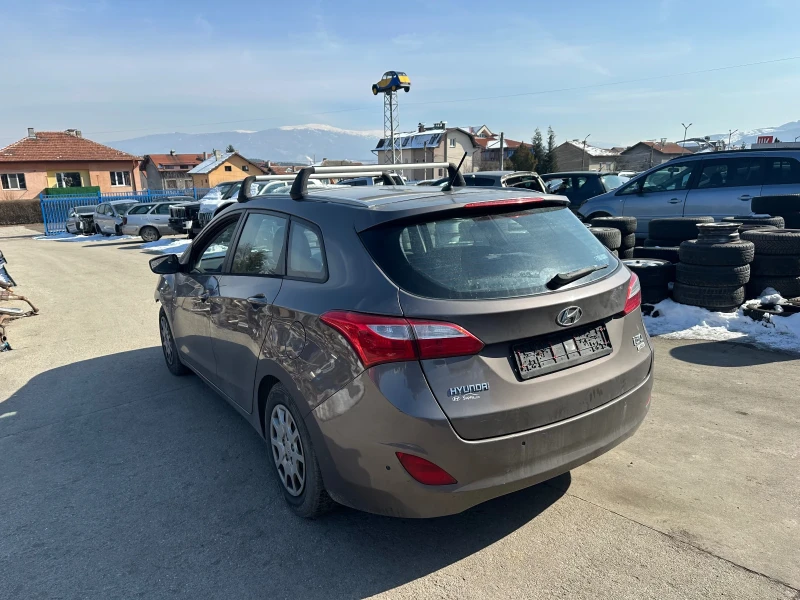 Hyundai I30 1.6 crdi, снимка 3 - Автомобили и джипове - 49234642