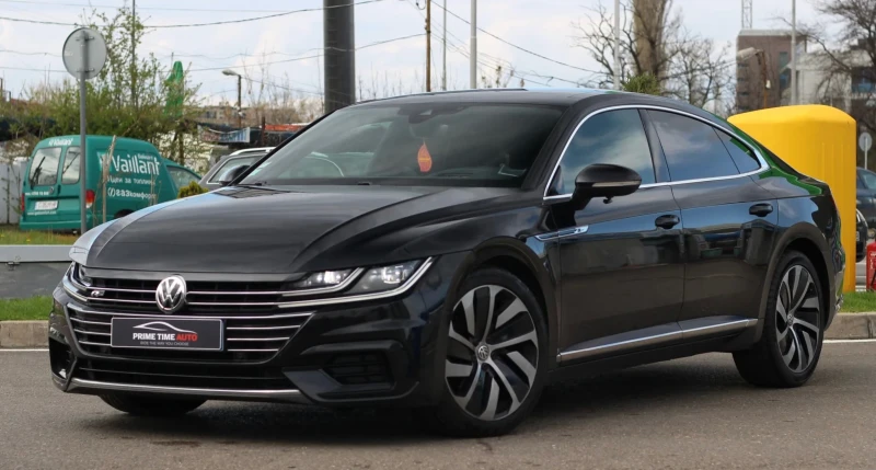 VW Arteon R-Line/ Panorama/ LED/ Digital/ Hed up/ Keyless/F1, снимка 2 - Автомобили и джипове - 49698738