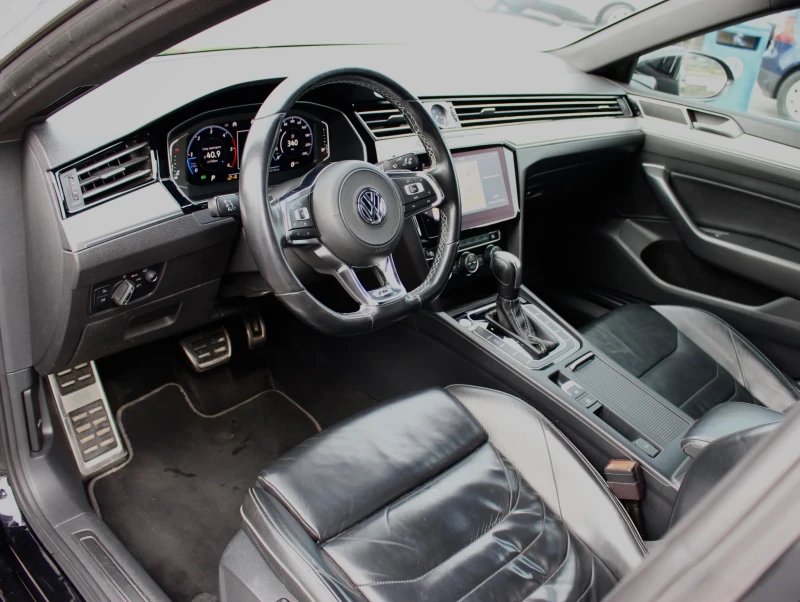 VW Arteon R-Line/ Panorama/ LED/ Digital/ Hed up/ Keyless/F1, снимка 7 - Автомобили и джипове - 49698738