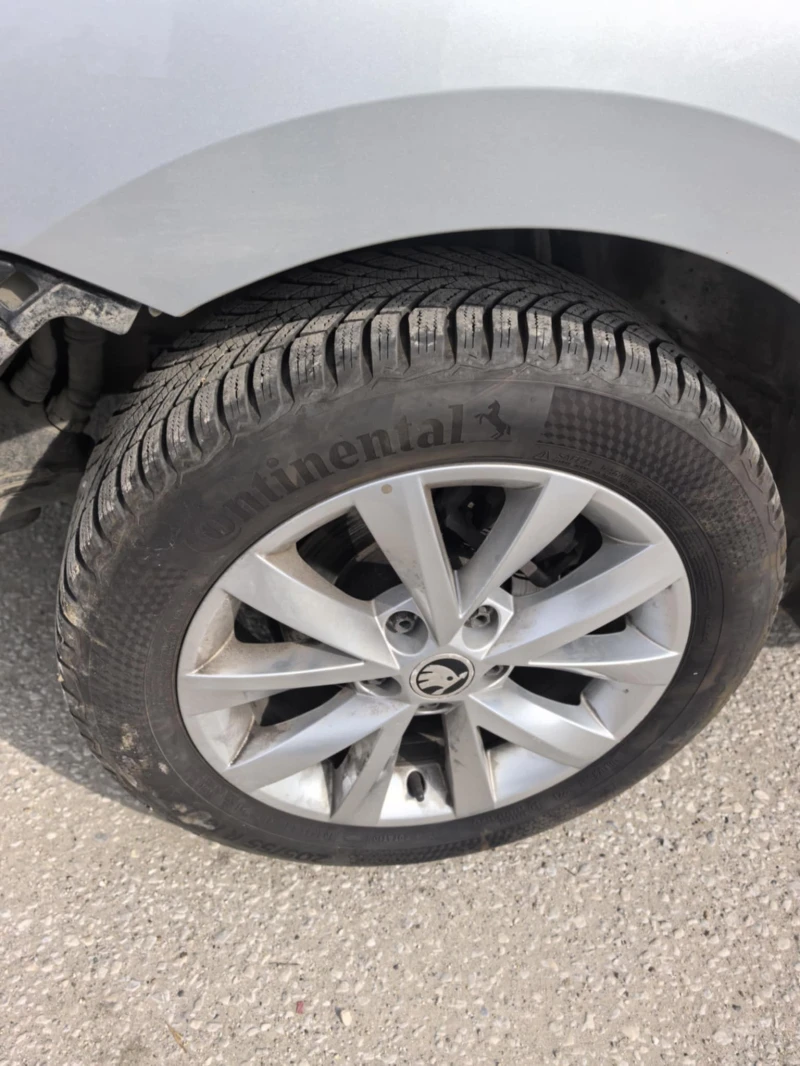 Skoda Octavia 2.0tdi, снимка 5 - Автомобили и джипове - 52077618