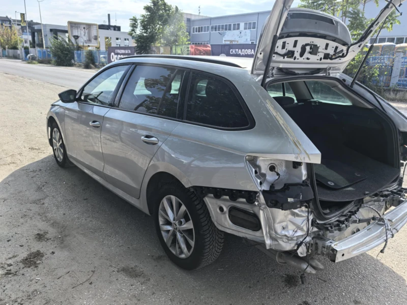 Skoda Octavia 2.0tdi, снимка 4 - Автомобили и джипове - 52077618