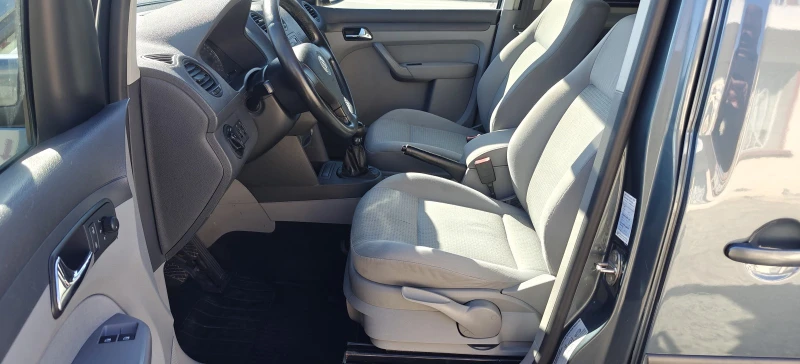 VW Caddy 1.6i-Maxi-09г, снимка 10 - Автомобили и джипове - 52106953
