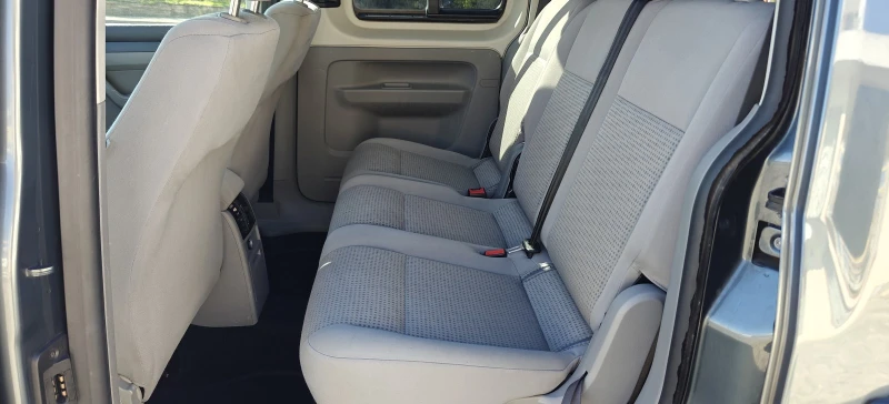 VW Caddy 1.6i-Maxi-09г, снимка 12 - Автомобили и джипове - 52106953