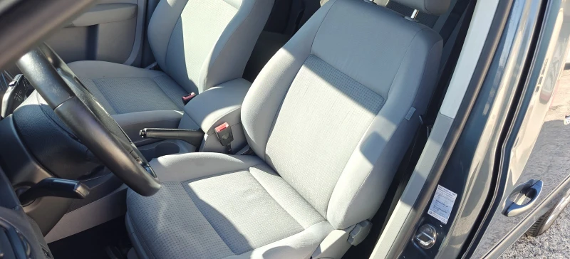 VW Caddy 1.6i-Maxi-09г, снимка 11 - Автомобили и джипове - 52106953