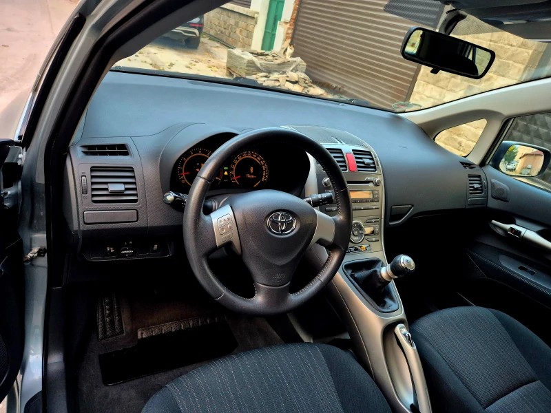 Toyota Auris 1.6i-6speed-верига-japan, снимка 12 - Автомобили и джипове - 52483707