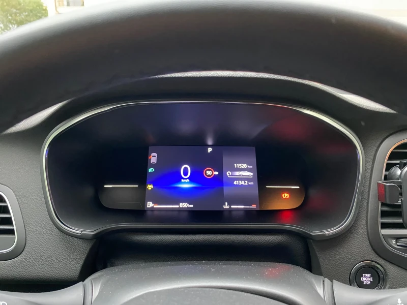 Renault Megane 1.3 Tce, снимка 5 - Автомобили и джипове - 52705272