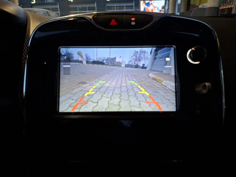 Renault Clio IV 1.5 dCi (90 Hp) Start&Stop   2013г., снимка 9 - Автомобили и джипове - 52859817