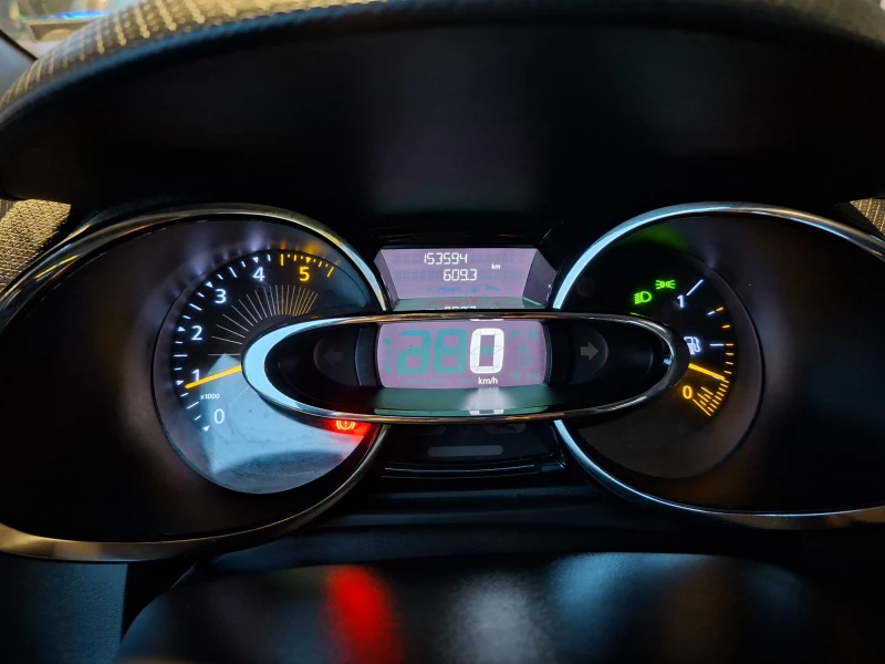 Renault Clio IV 1.5 dCi (90 Hp) Start&Stop   2013г., снимка 8 - Автомобили и джипове - 52859817