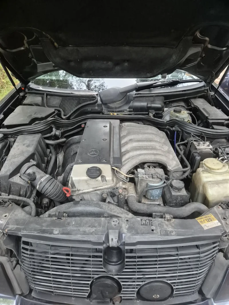 Mercedes-Benz E 300, снимка 12 - Автомобили и джипове - 52899959