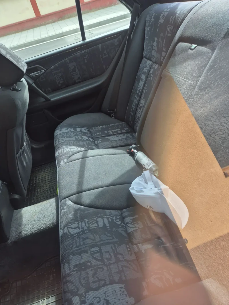 Mercedes-Benz E 300, снимка 6 - Автомобили и джипове - 52899959