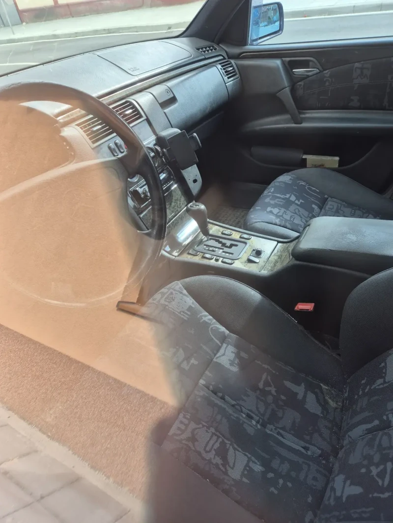 Mercedes-Benz E 300, снимка 5 - Автомобили и джипове - 52899959