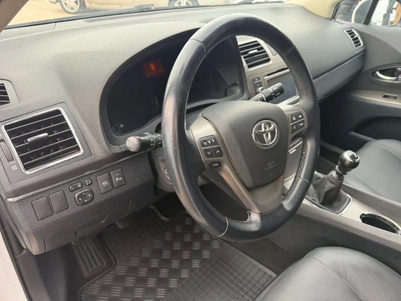 Toyota Avensis 2.2d4d. 150к.с. Executive Keylees Go !!!, снимка 11 - Автомобили и джипове - 53373311